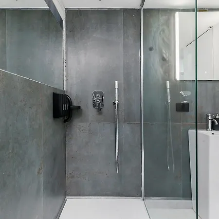 Con Parcheggio Privato Con 3 Letti Vicino Al Centro Apartamento