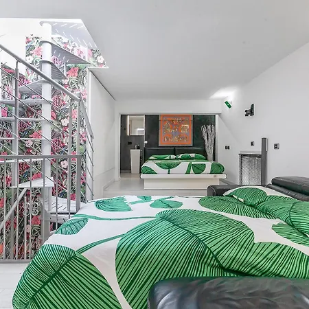 Con Parcheggio Privato Con 3 Letti Vicino Al Centro Apartamento