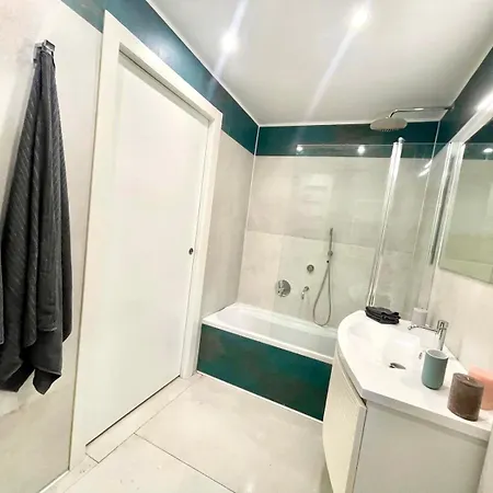 Con Parcheggio Privato Con 3 Letti Vicino Al Centro Apartament
